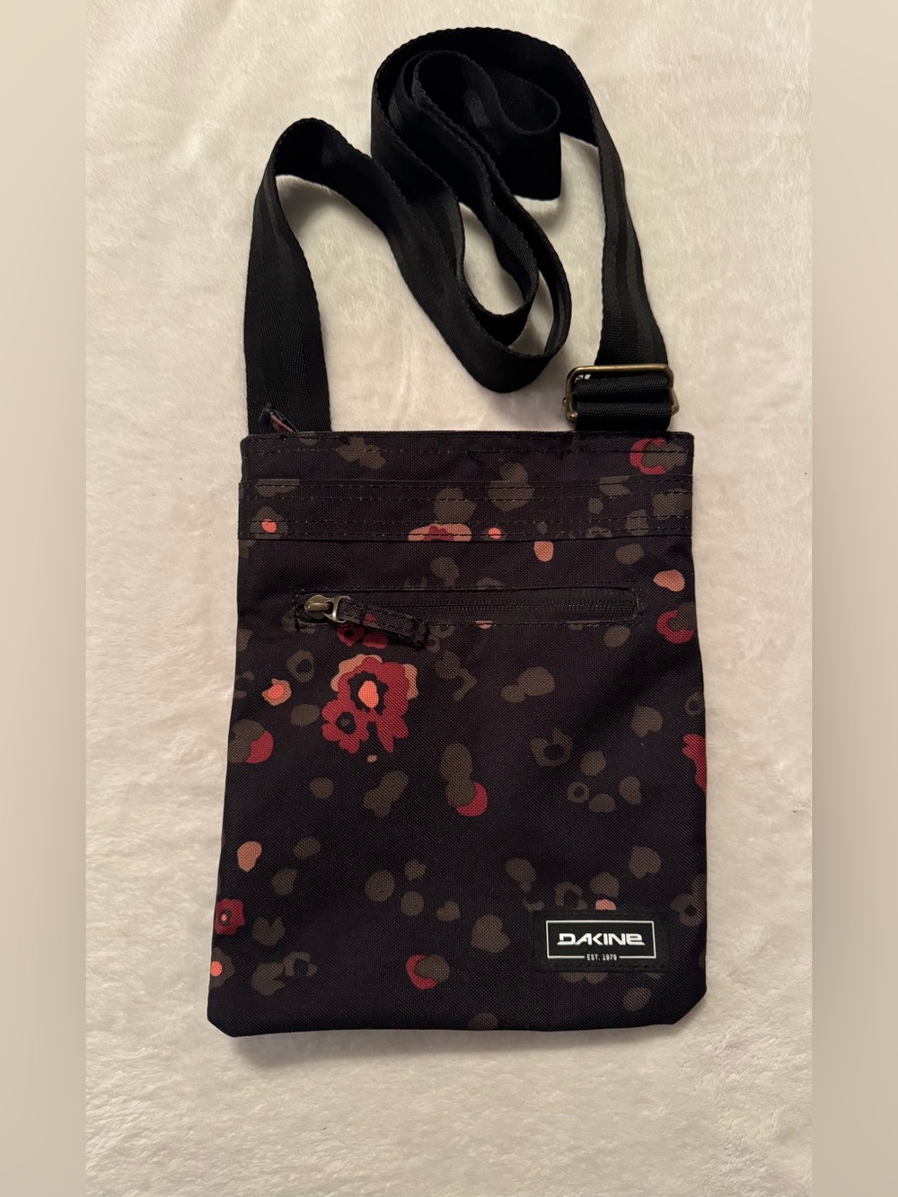 Dakine Jive Black Floral-Spot Crossbody Bag